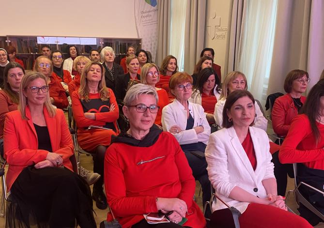Obilježavanje Dana crvenih haljina